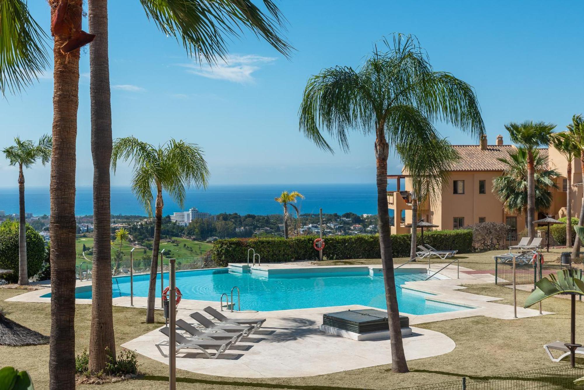 Bright 3-Bedroom With Sunset Views Estepona Exterior photo