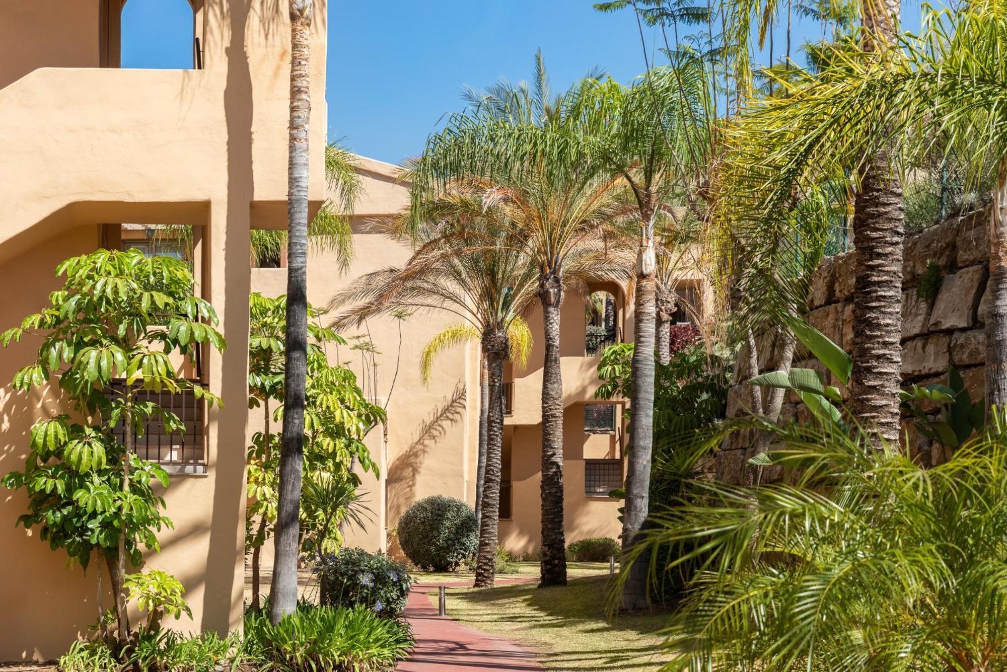 Bright 3-Bedroom With Sunset Views Estepona Exterior photo