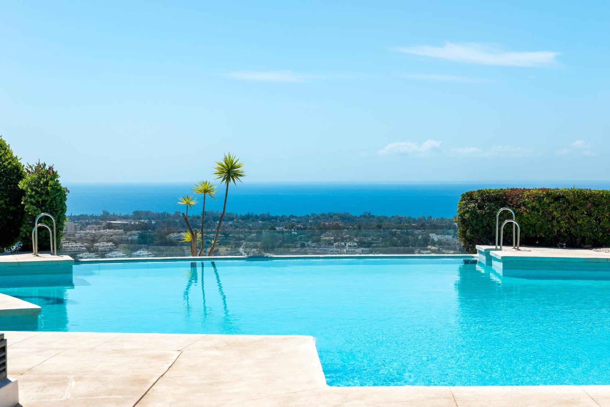 Bright 3-Bedroom With Sunset Views Estepona Exterior photo