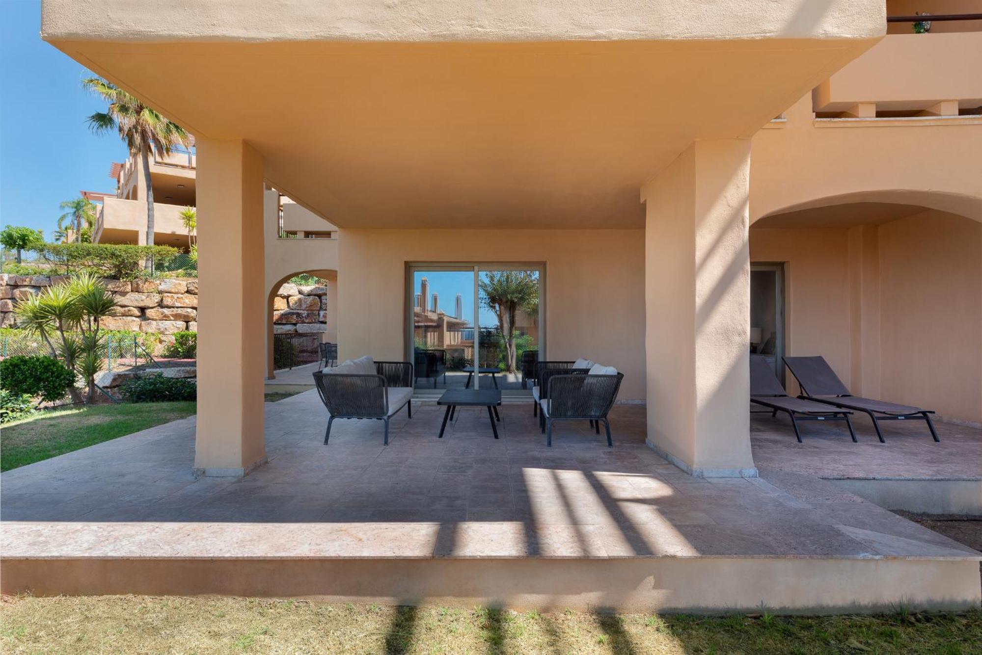 Bright 3-Bedroom With Sunset Views Estepona Exterior photo