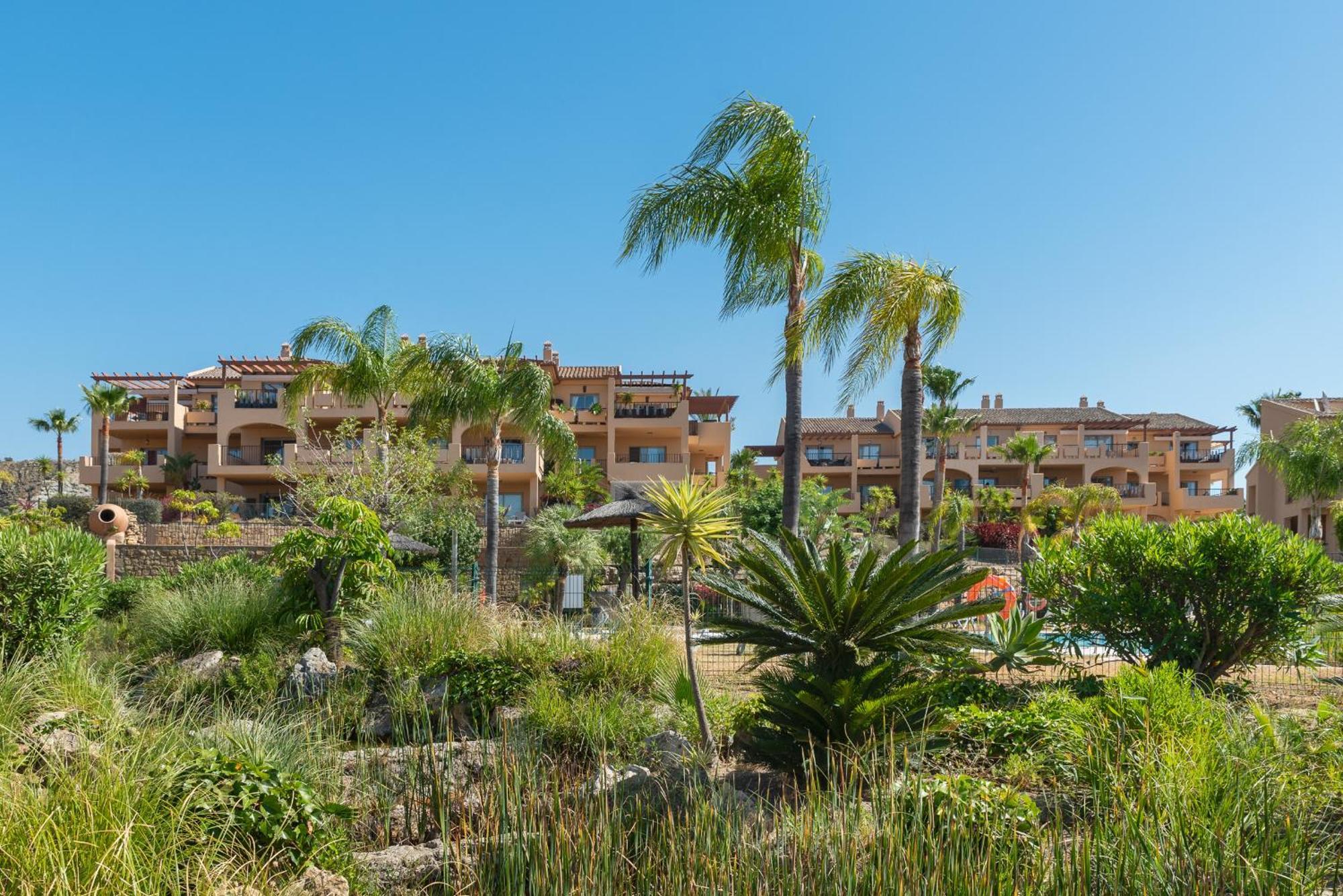 Bright 3-Bedroom With Sunset Views Estepona Exterior photo