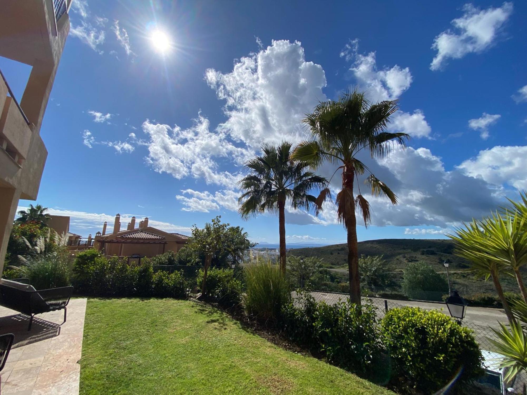 Bright 3-Bedroom With Sunset Views Estepona Exterior photo